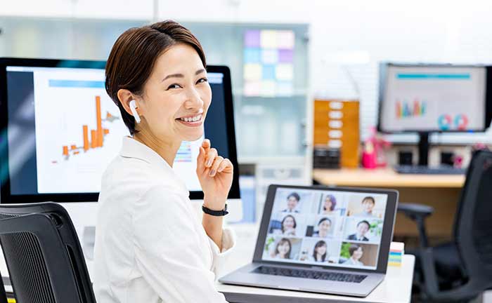 営業の「社内会議」を効率化するには