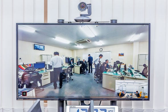 サテライトオフィスから見える本社の様子