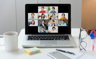 ZoomとQumuの連携で毎日のWeb会議がもっと便利に！録画データの活用や配信時に知っておきたい便利ワザを紹介