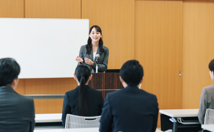 社員総会は企業の業績にかかわる!?開催方法や当日までの流れまで解説